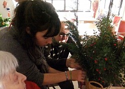 hortithérapie jardin ehpad maison de retraite gérontologie végétal noel confection animation atelier élèves