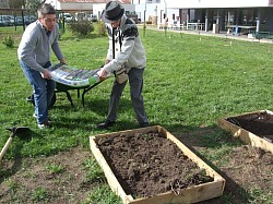 bac carré potager terreau psychiatrie jardin de soins sarthe